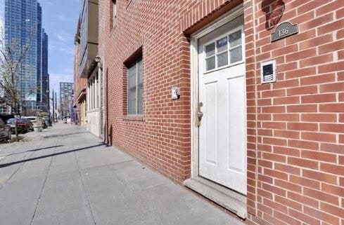 Building Photo - 136 Essex St