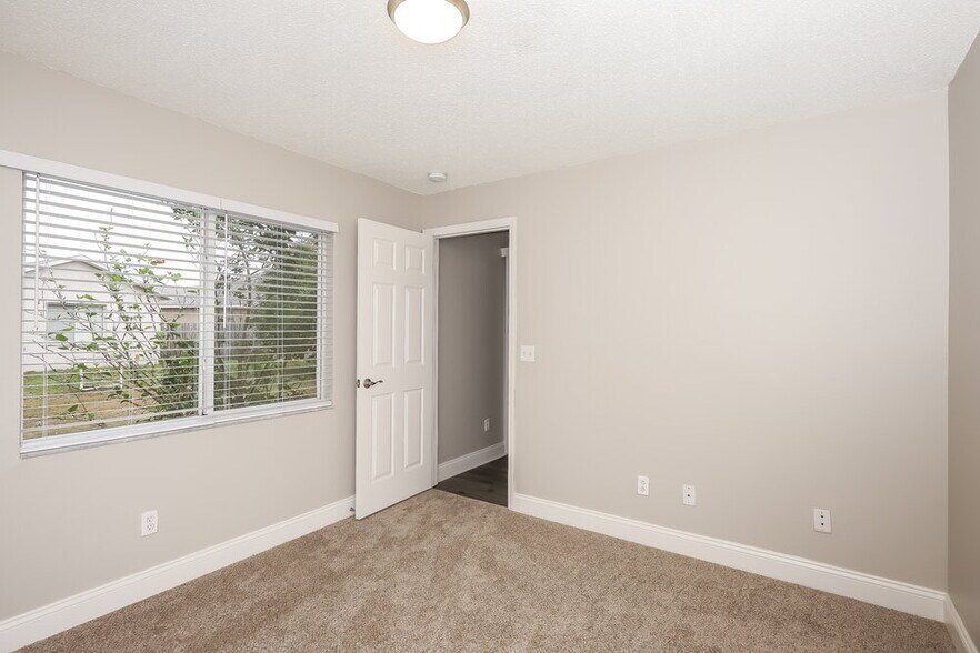 Building Photo - 12128 Buffington Ln