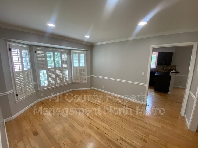 Building Photo - 1406 Defoors Dr NW
