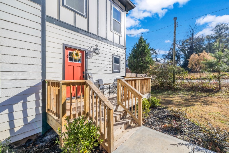 Building Photo - 1330 Adams Dr SW