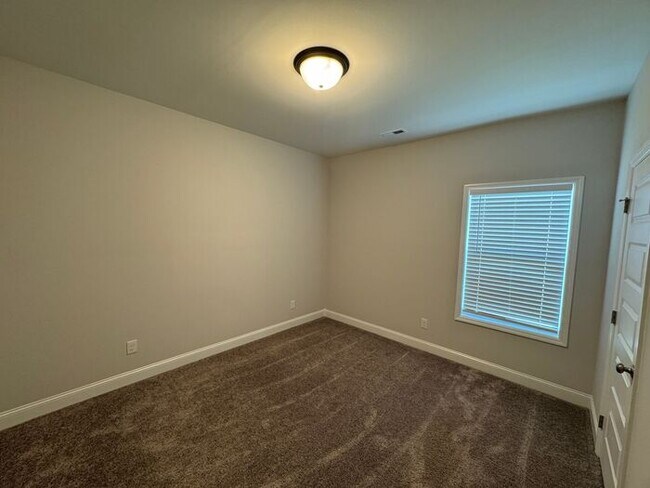 Building Photo - Look and lease in Athens .,M8 N766 M,