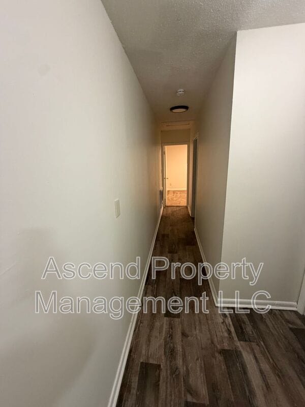 Building Photo - 1206 Sholar Ave