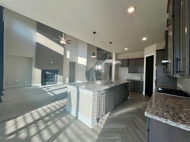 Building Photo - 15815 Sunlit Falls Dr