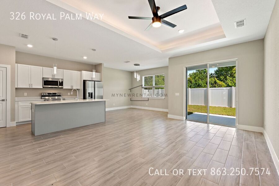 Building Photo - 326 Royal Palm Wy