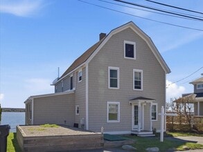 Building Photo - 38 Aquidneck Ave