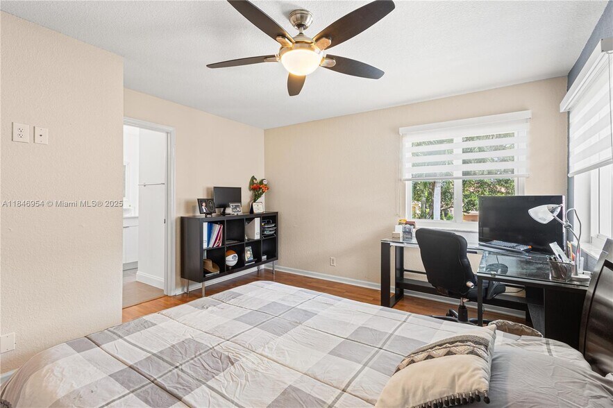 Building Photo - 1515 Winterberry Ln