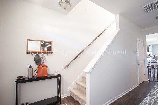 Building Photo - 142 Presley Ln