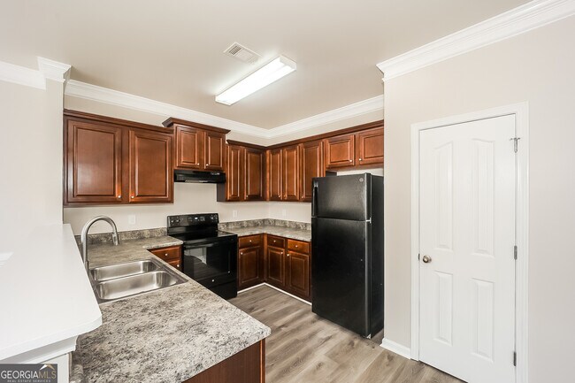 Building Photo - 7685 Battle Way