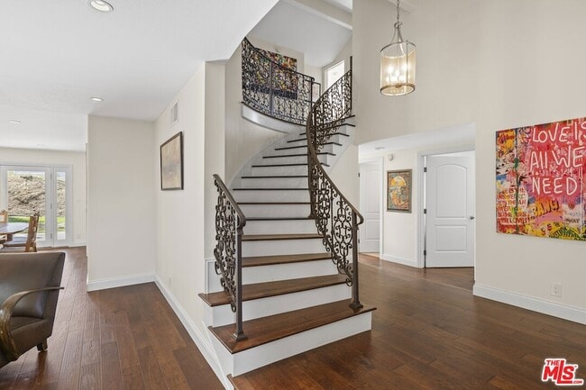 Building Photo - 3804 Vista Linda Dr