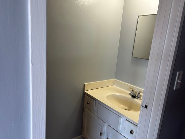 Building Photo - 169 S Gregory St