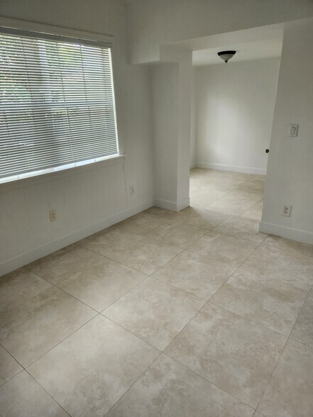 Building Photo - 11455 SW 82nd Ave