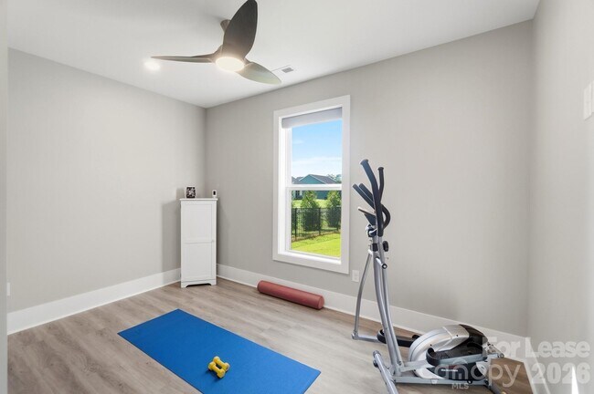 Building Photo - 5225 Glenwalk Dr