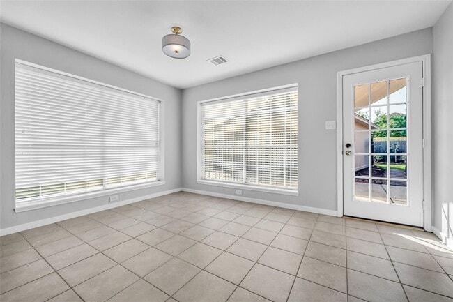 Building Photo - 3827 Bratton St