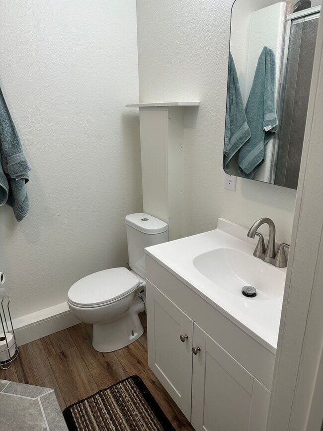 Building Photo - Ranch Living! Large 2 Bedroom/2 Bath