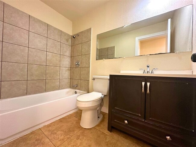 Building Photo - 2525 Dovemeadow Dr