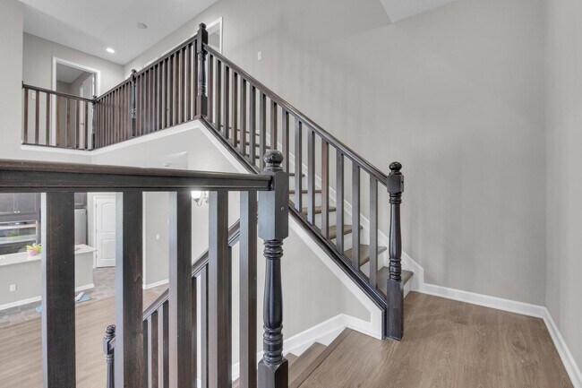 Building Photo - 2390 Glenvale Dr