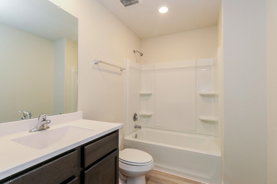 Building Photo - 26864 Steinbeck Dr