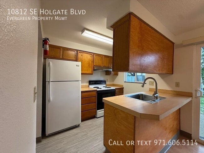 Building Photo - 10812 SE Holgate Blvd