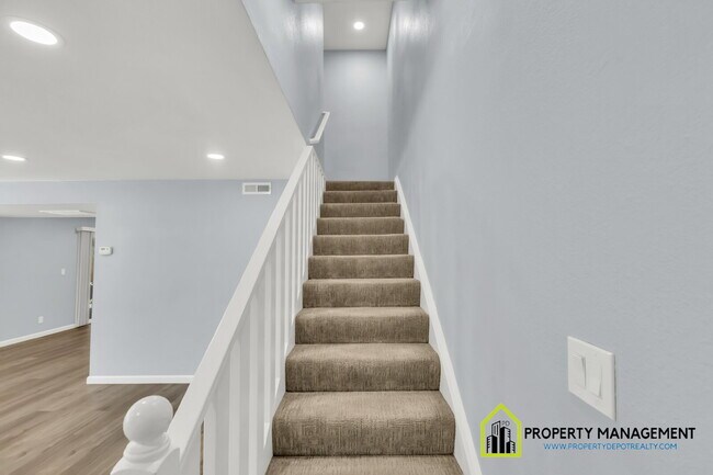 Building Photo - Charming 3-Bed Oasis with 2 Full Baths in Sacramento's Serene Pocket Neighborhood