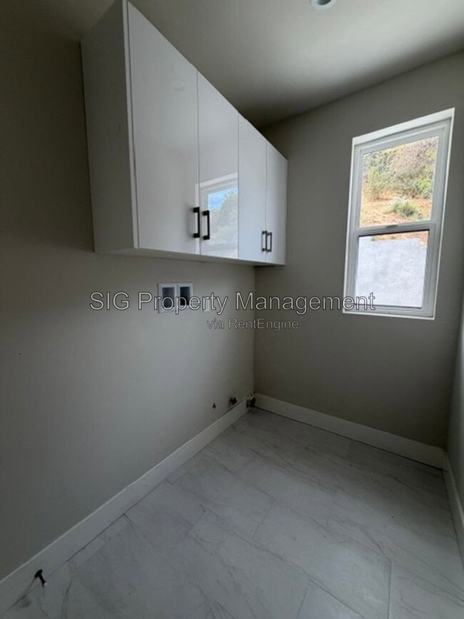 Building Photo - 7420 Valaho Ln