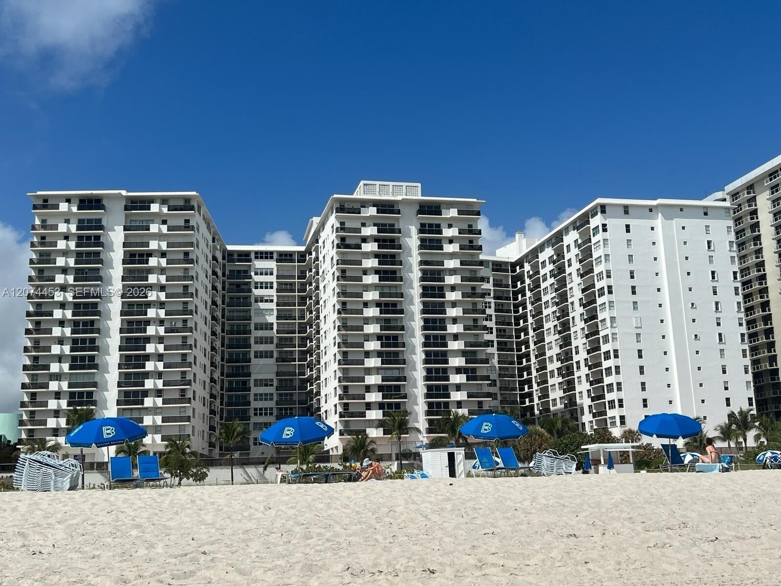 Building Photo - 6039 Collins Ave
