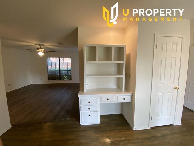 Building Photo - 6705 Vero Dr