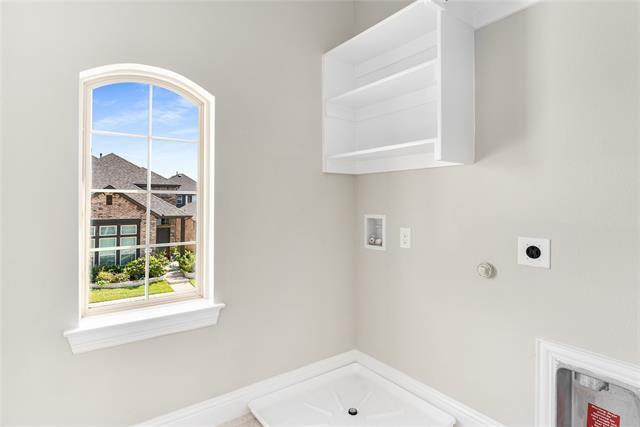 Building Photo - 12261 Hesse Dr