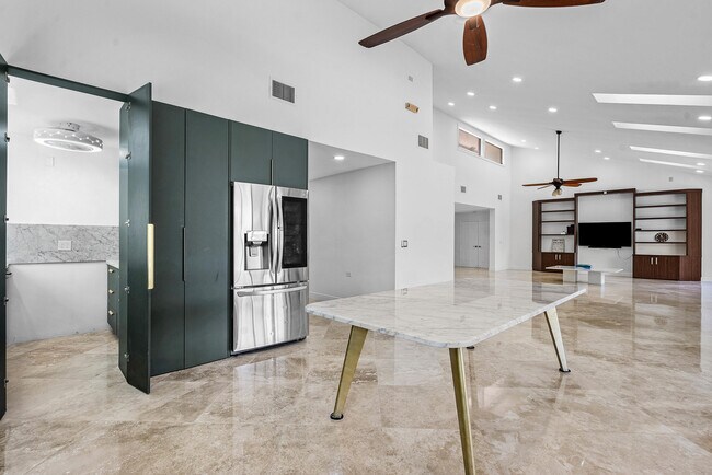 Building Photo - 10391 Boca Woods Ln