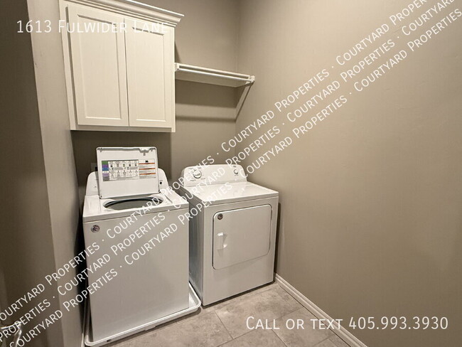 Building Photo - 1613 Fulwider Ln