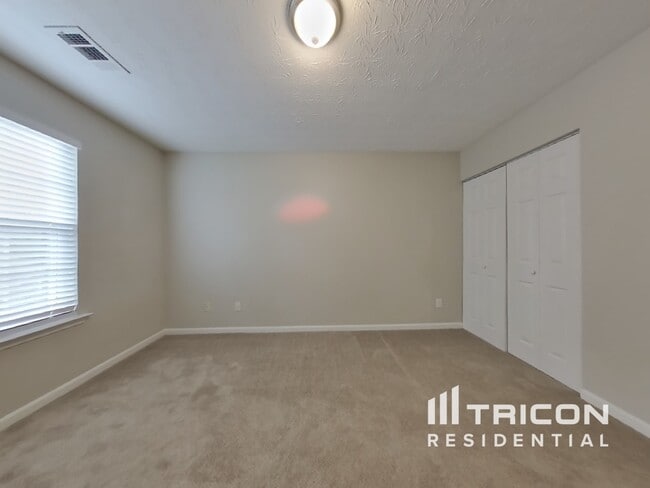 Building Photo - 264 Silver Ridge Dr