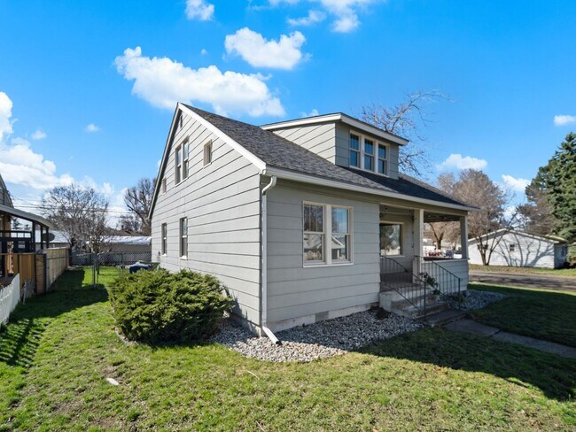 Building Photo - Modern & Cozy Retreat in Spokane – Prime Location Near Downtown