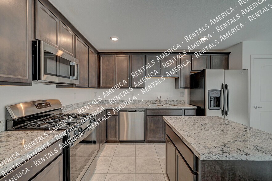Building Photo - 374 Yellow Finch Ln