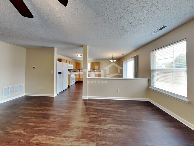 Building Photo - 5452 Wood Hollow Dr