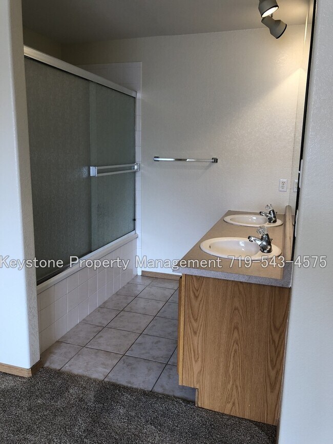 Building Photo - 377 - 379 W. Buttercup Way