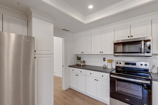 Building Photo - 48980 Wildwood Ln