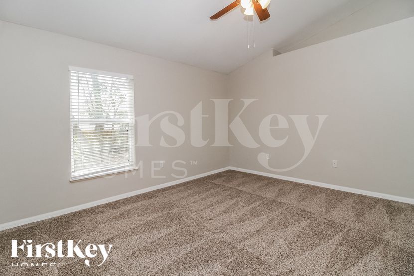 Building Photo - 1844 Doe Lake Ct