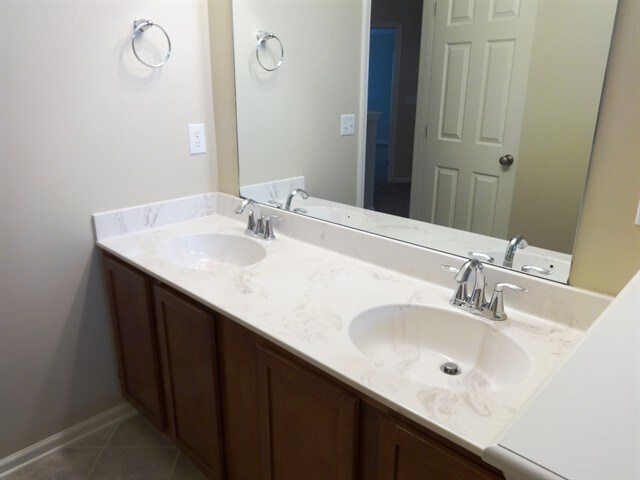 Building Photo - 114 Summer View Road