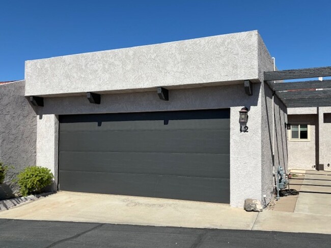 Building Photo - 2 Bedroom - 2 Bath Condo