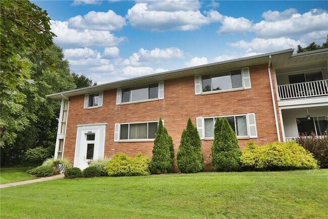 Building Photo - 2640 Highland Ave