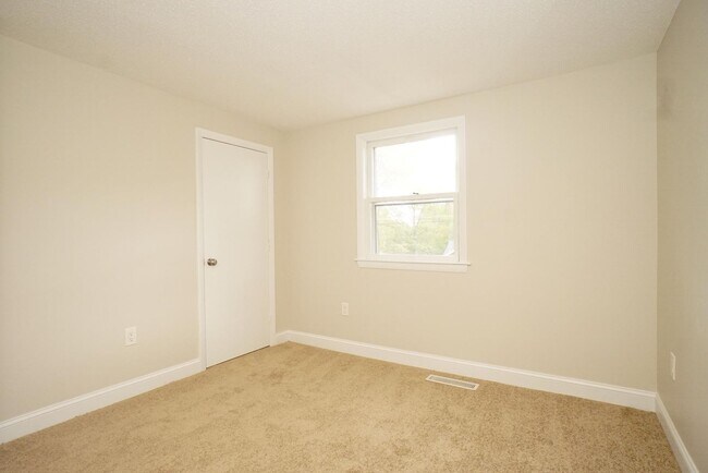 Building Photo - 42 Woodfield St