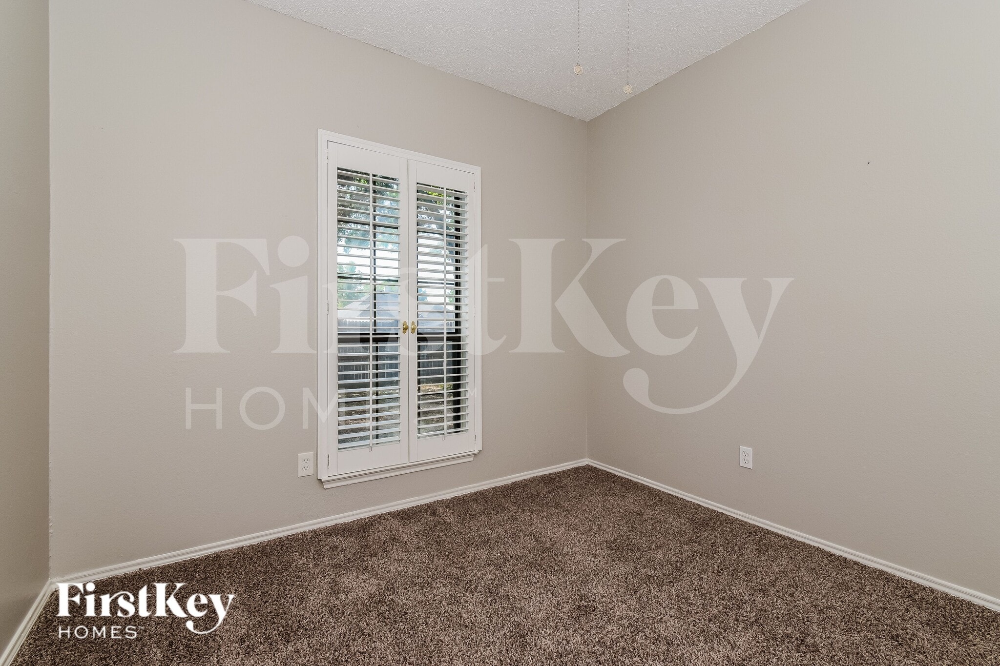 Building Photo - 1729 Creek Valley Rd