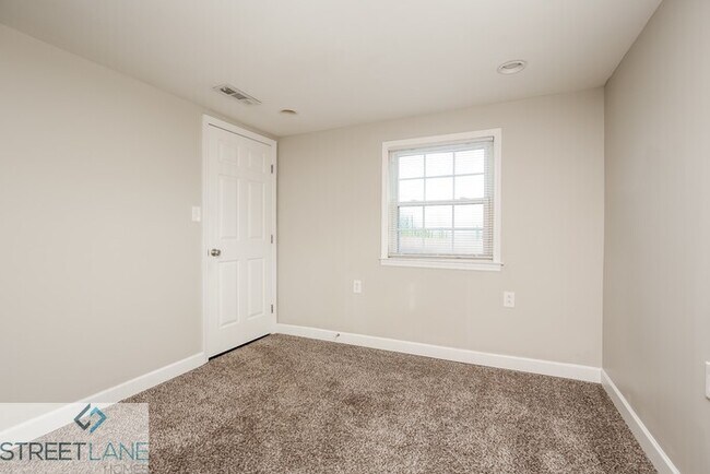 Building Photo - Charming 3 Bedroom in Nashville!