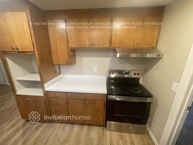 Building Photo - 7807 76th Ave SW