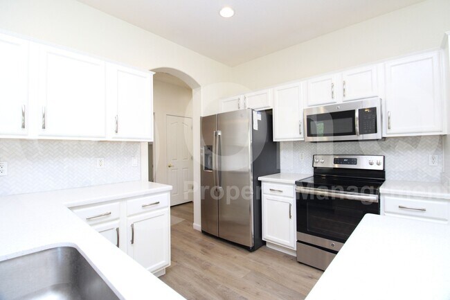 Building Photo - 3250 E Hampton Ln