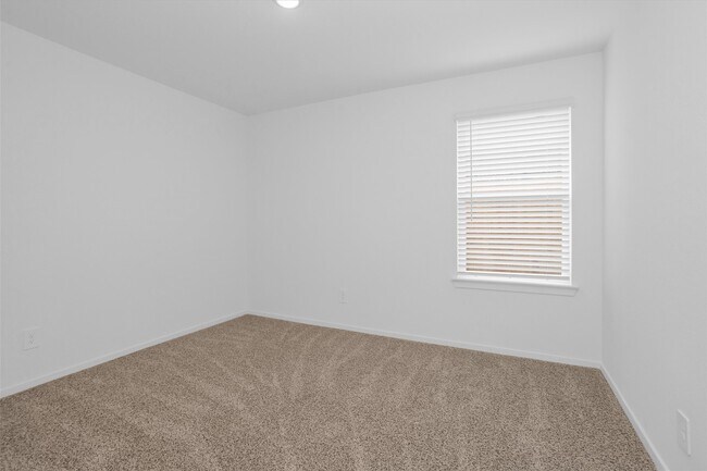 Building Photo - 3518 Grassland Dr