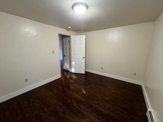 Building Photo - Mathews634 (KC-JF-NB)