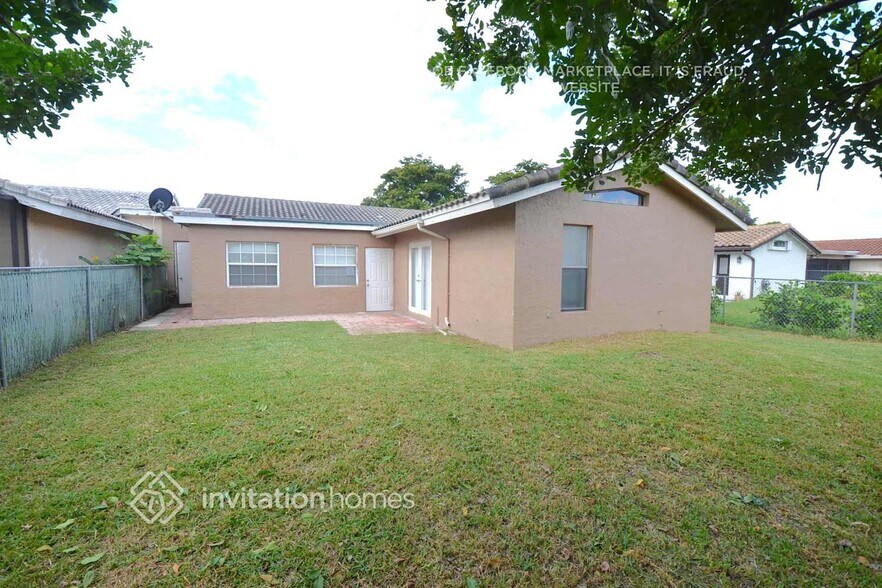 Building Photo - 1673 NW 97th Terrace