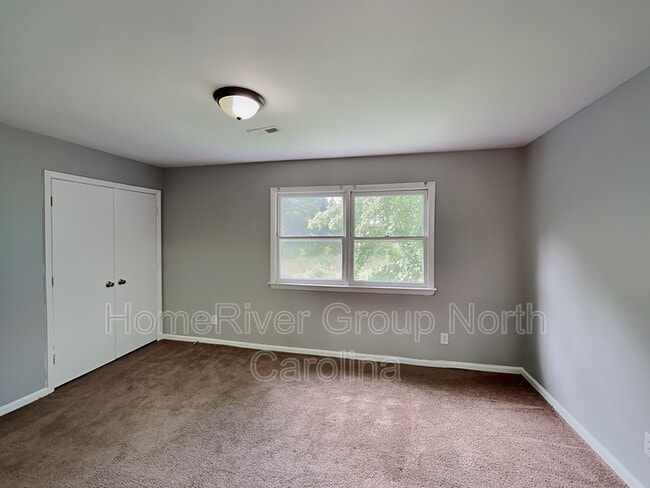 Building Photo - 1847 Boulevard St