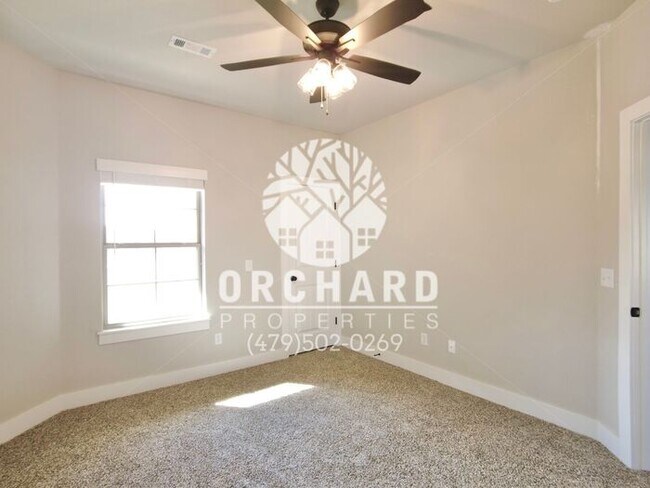 Building Photo - Tontitown- Single-Family Home- Beautiful W...