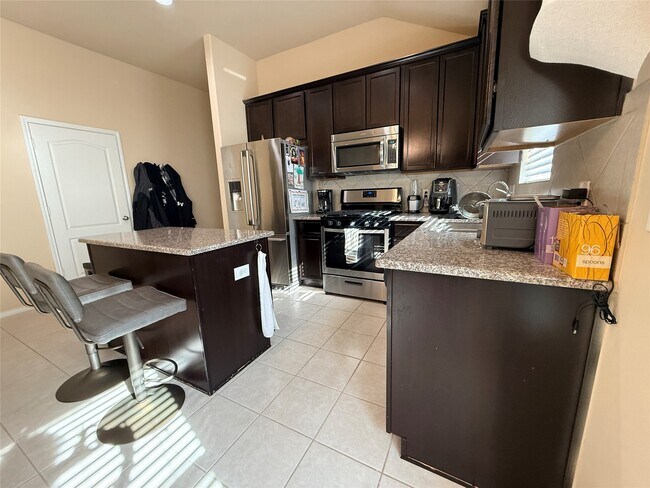 Building Photo - 12115 Rockridge Falls Dr